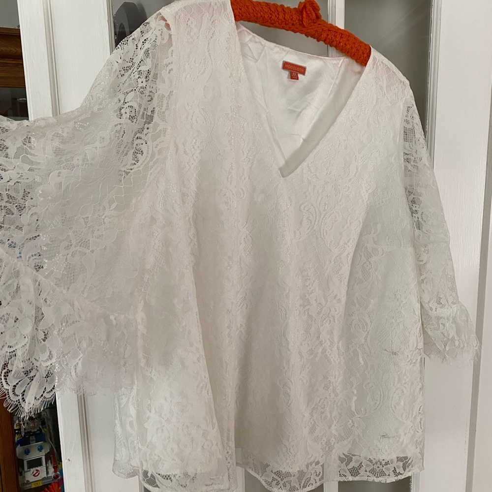 ModCloth nwout tags. Never worn, perfect condition. W3XL white lace blouse